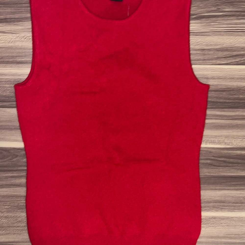 Ralph Lauren cashmere red sleeveless top. PERFECT FOR THE HOLLIDAYS. - Picture 4 of 11